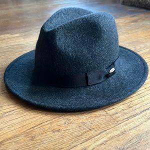 Charcoal grey 100% wool Scala hat. Size small and crushable!